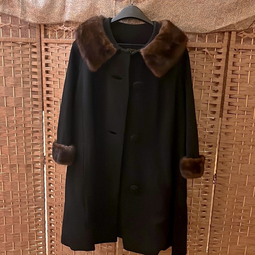 Women’s Vintage Coat mint condition